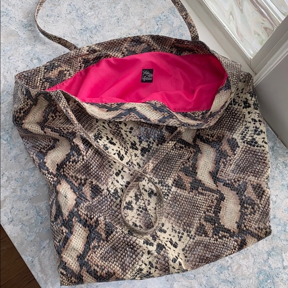 Saks Fifth Avenue Tote Bag - Picture 3 of 4